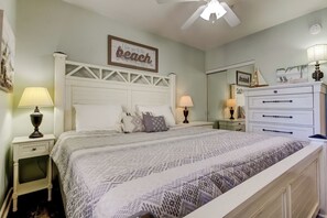 1 bedroom, iron/ironing board, free WiFi, bed sheets - Waterfront Condo w/ Pool & Hot Tub! Mins to Beach! (St. Petersburg)