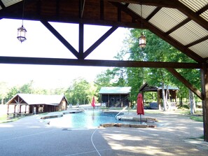 حمّام سباحة خارجي