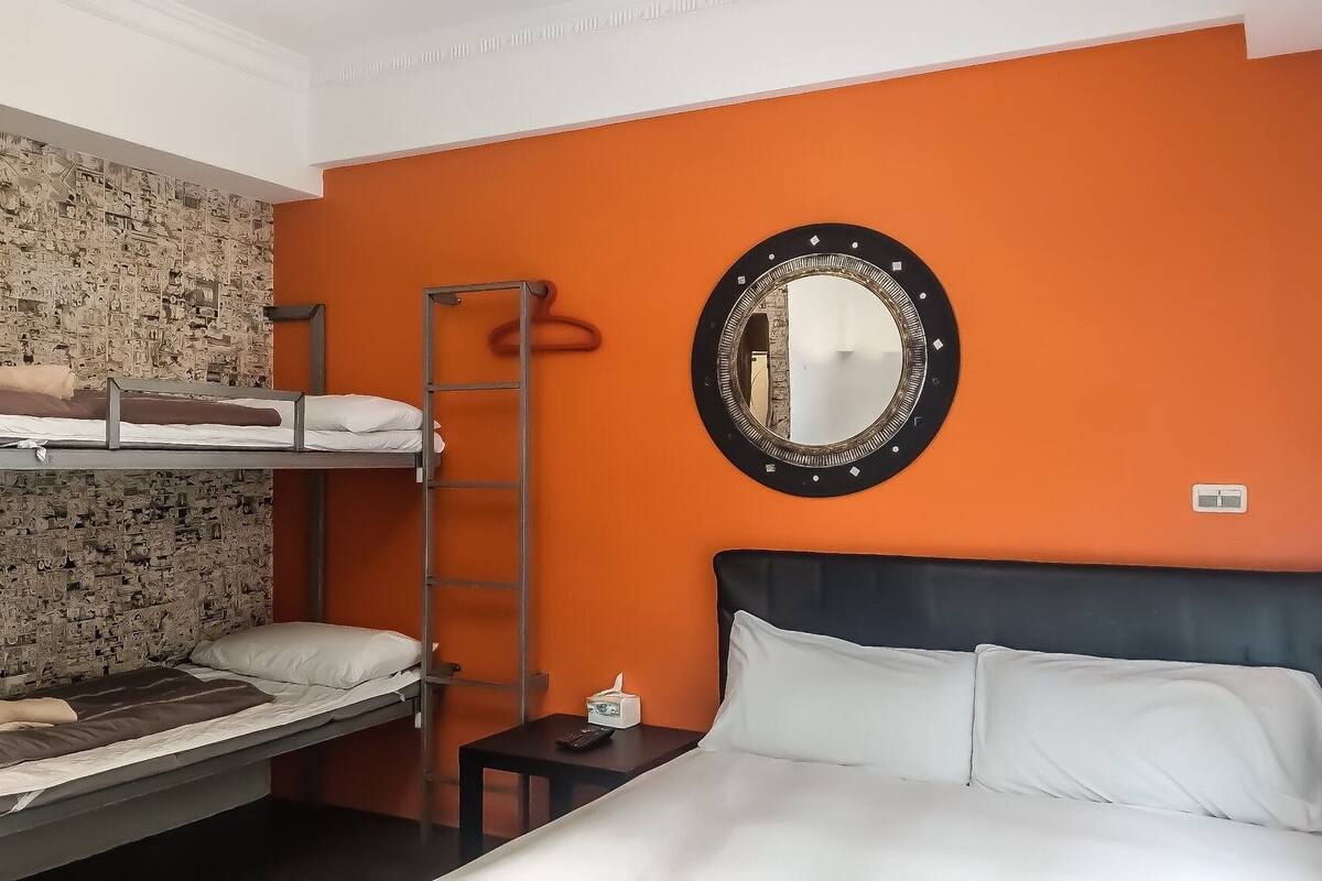 Quadruple Room | Desk, blackout drapes, WiFi (free)