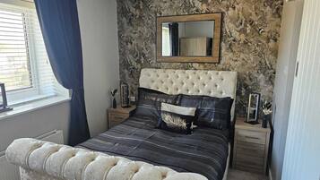 4 Schlafzimmer, Bügeleisen/Bügelbrett, Reisekinderbett, WLAN