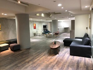 로비 좌석 공간