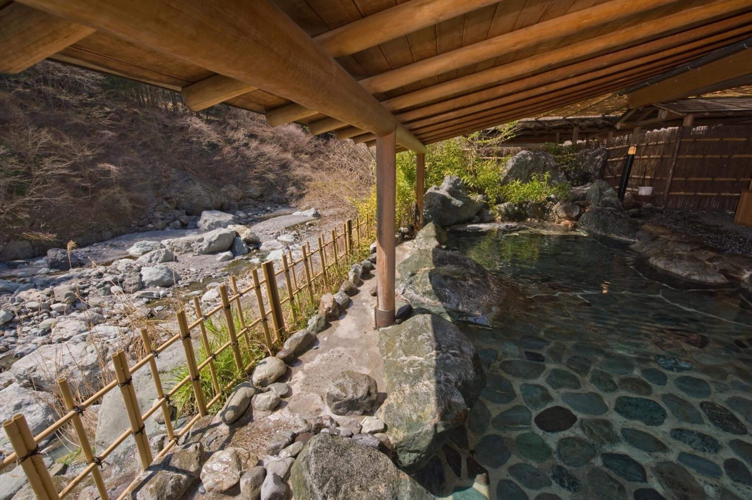 全館源泉掛け流しの宿 西山温泉慶雲館 Expedia提供写真