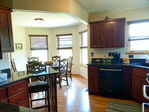 Microwave, oven, dishwasher, coffee/tea maker