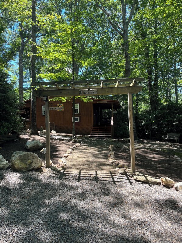 المنشأة من الخارج