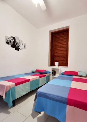 2 chambres, fer et planche à repasser, lit parapluie, Wi-Fi gratuit