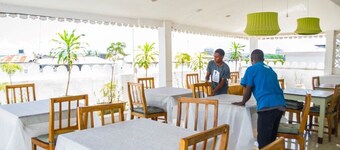 Featuring free WiFi, Rooftop Cafe ,close to ferry terminal  & City attractions 6