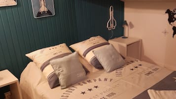 3 bedrooms, iron/ironing board, WiFi, bed sheets