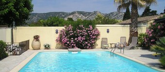 The farmhouse Olive en Provence for 6 people: two outbuildings: house + studio