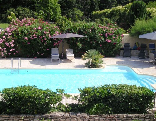 The farmhouse Olive en Provence for 6 people: two outbuildings: house + studio