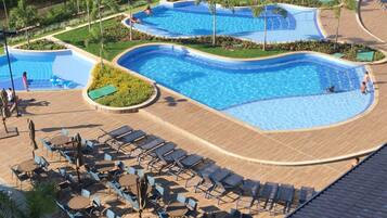 Piscina interna, piscina externa