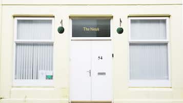 ํ์ฐ์ค | ์ธ๊ด