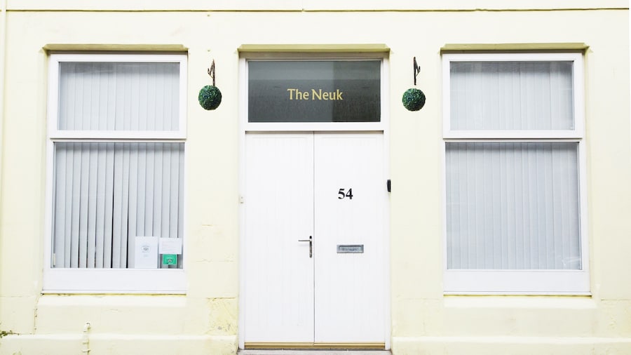 3- Bed - Sleeps 6 - Dogs Welcome & Free Parking