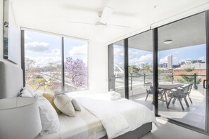 Riverside City view Apartment with Terrace