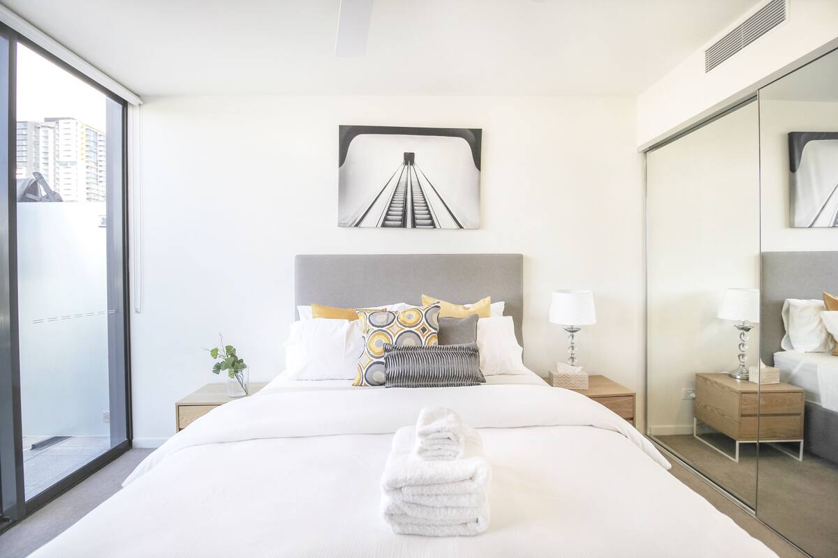 Riverside City view Apartment with Terrace