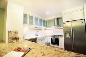 Two Bedroom Apartment | Private kitchen - Grey St Residence (South Brisbane)