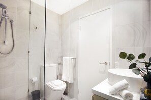 One Bedroom Apartment | Bathroom