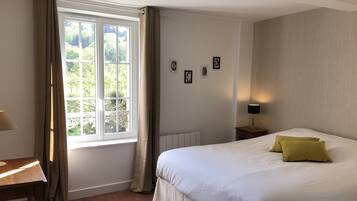 5 bedrooms, iron/ironing board, travel cot, free WiFi