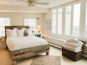 3 bedrooms, iron/ironing board, travel crib, free WiFi