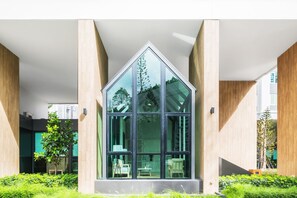 Exterior - Chapter One ECO Ratchada Huaikwang by Favstay (Bangkok)