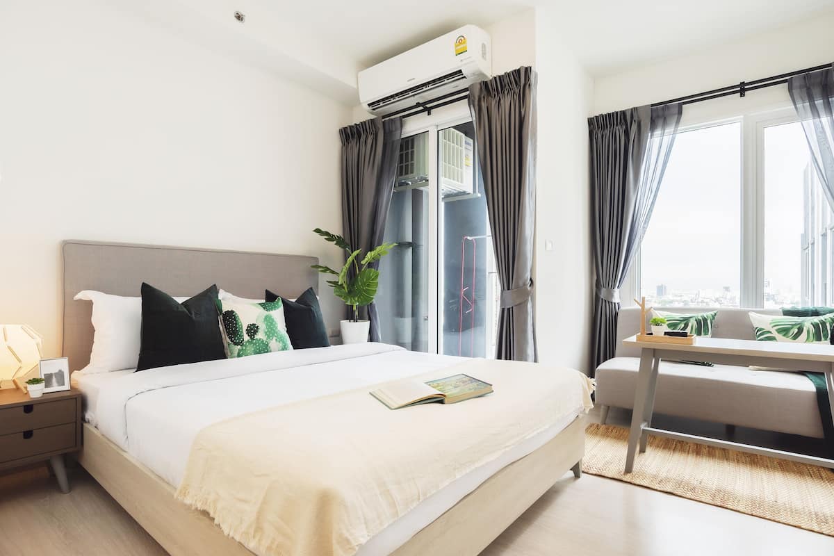 Studio with City View | Free WiFi