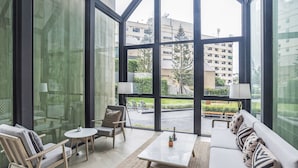 Lobby sitting area - Chapter One ECO Ratchada Huaikwang by Favstay (Bangkok)