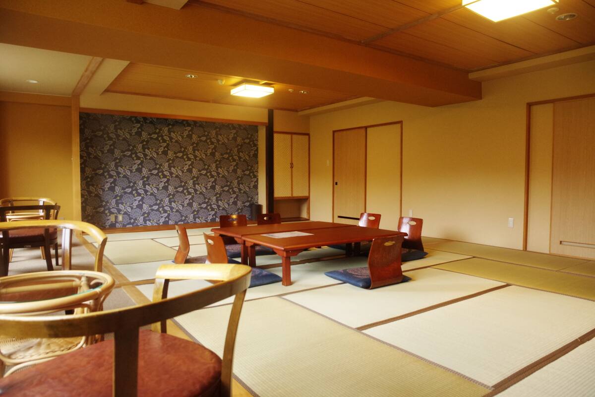 แฟมิลี่สตูดิโอ, ห้องครัว, วิวภูเขา (Large Japanese Style) | 1 ห้องนอน, ผ้านวมขนเป็ด, Wi-Fi ฟรี, ผ้าปูที่นอน