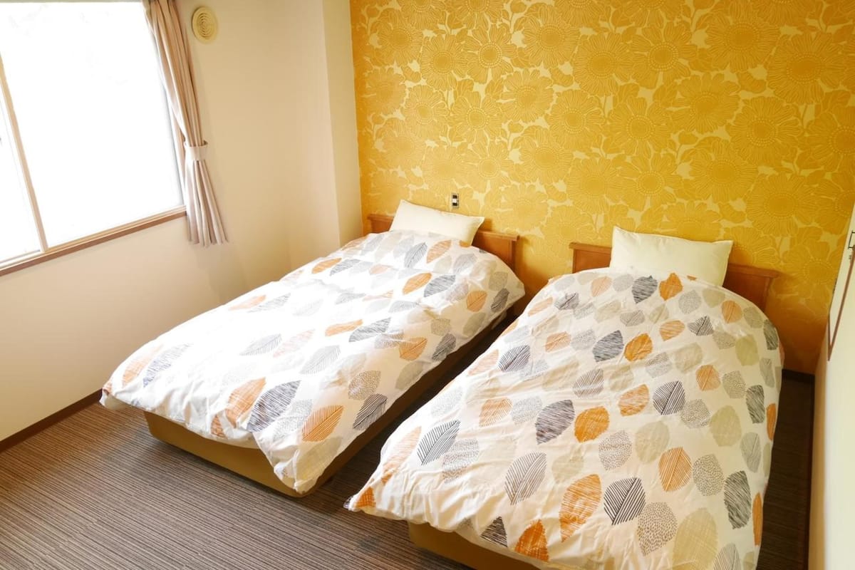 1 bedroom, down comforters, free WiFi, bed sheets