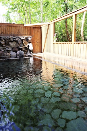 Hot springs. K's House Hokkaido - Asahidake Onsen Hostel