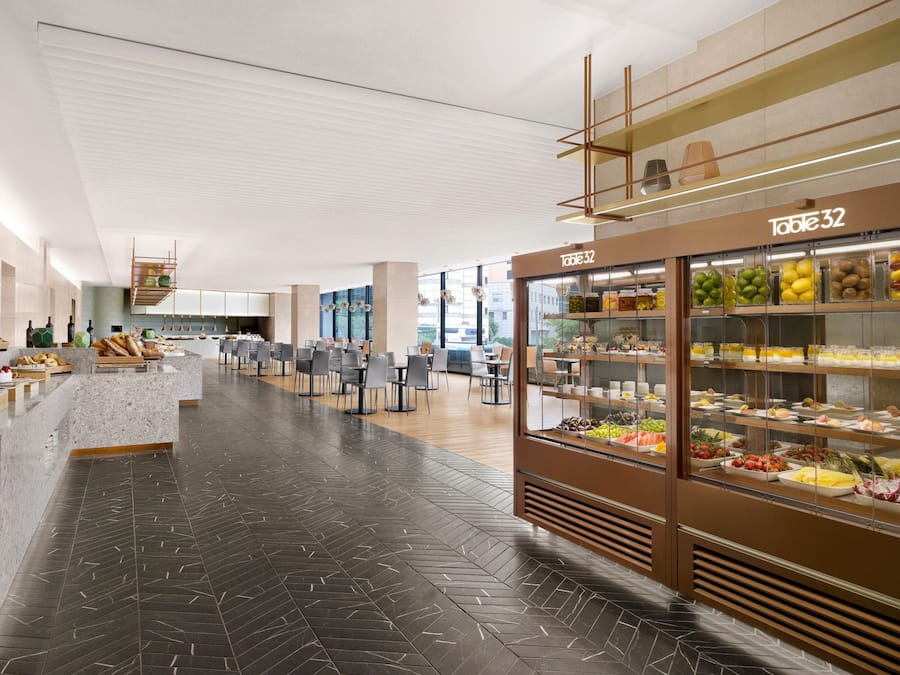 Café da manhã, almoço e jantar; culinária internacional