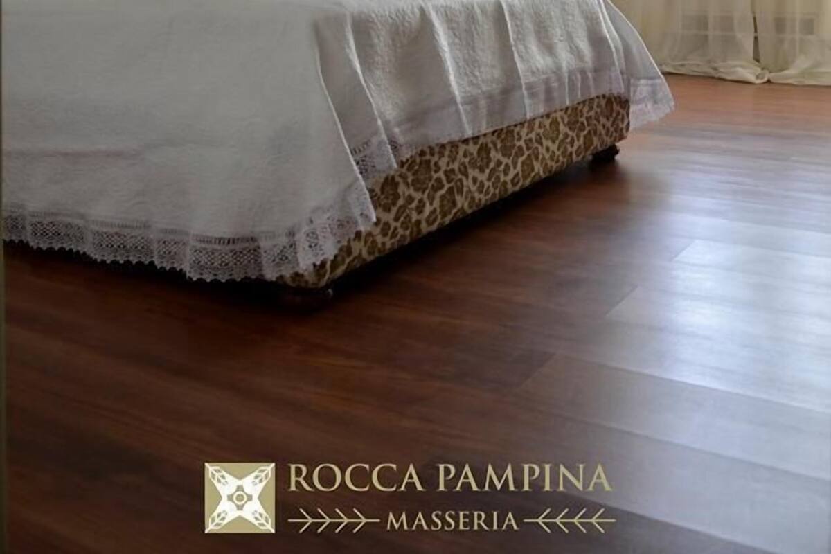 Habitación doble | Ropa de cama de alta calidad y escritorio