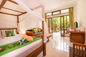 Deluxe Quadruple Room | Individually furnished, blackout drapes, iron/ironing board, free WiFi - Bali Sila Bisma (Ubud)