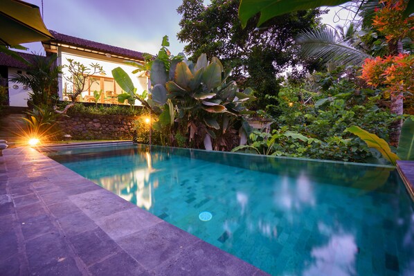 2 outdoor pools, sun loungers - Bali Sila Bisma (Ubud)