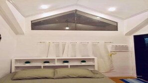 3 bedrooms, iron/ironing board, WiFi, bed sheets - Tagaytay Home Staycation (Alfonso)