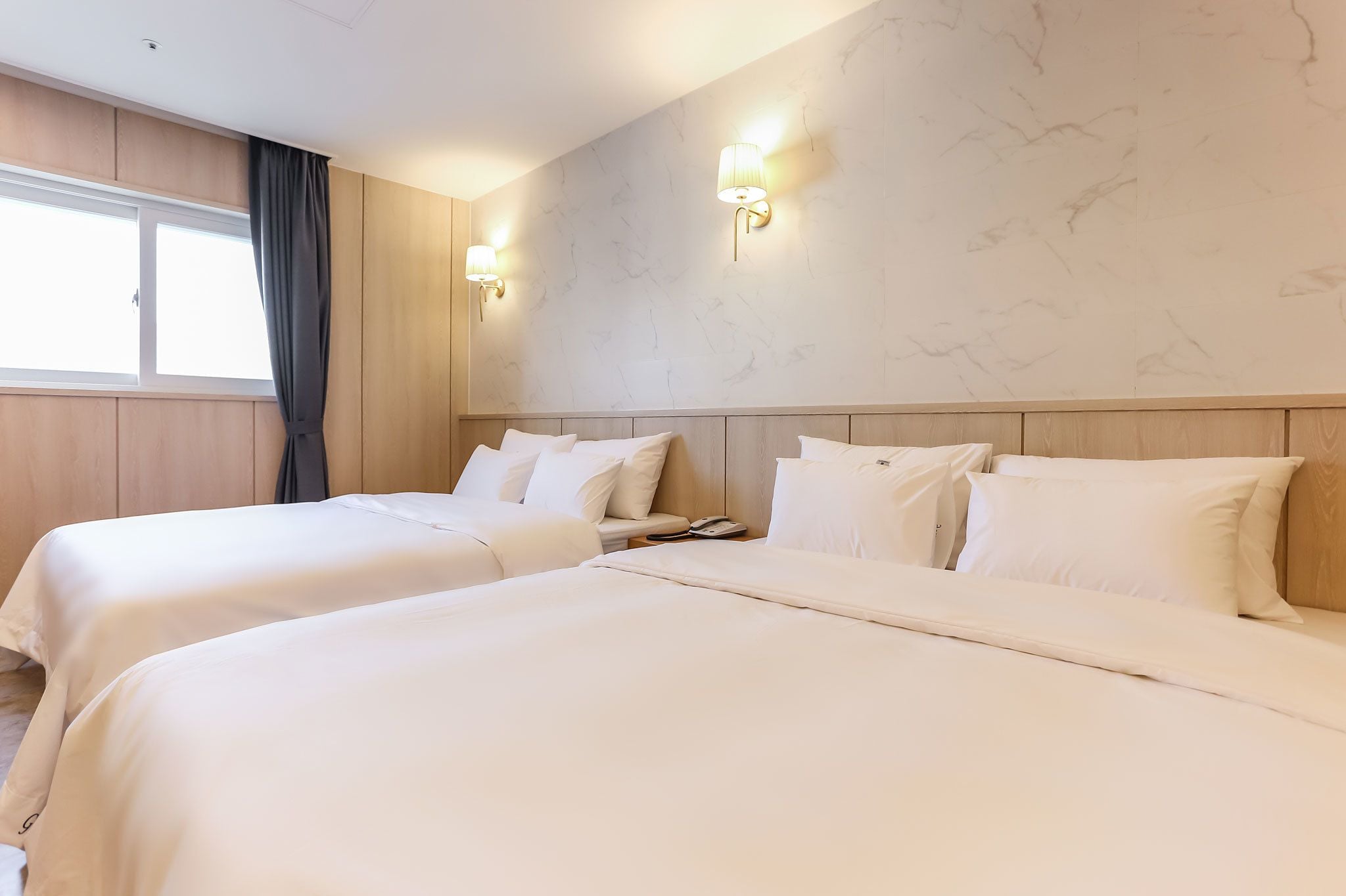 deluxe room, 2 double beds | free wifi