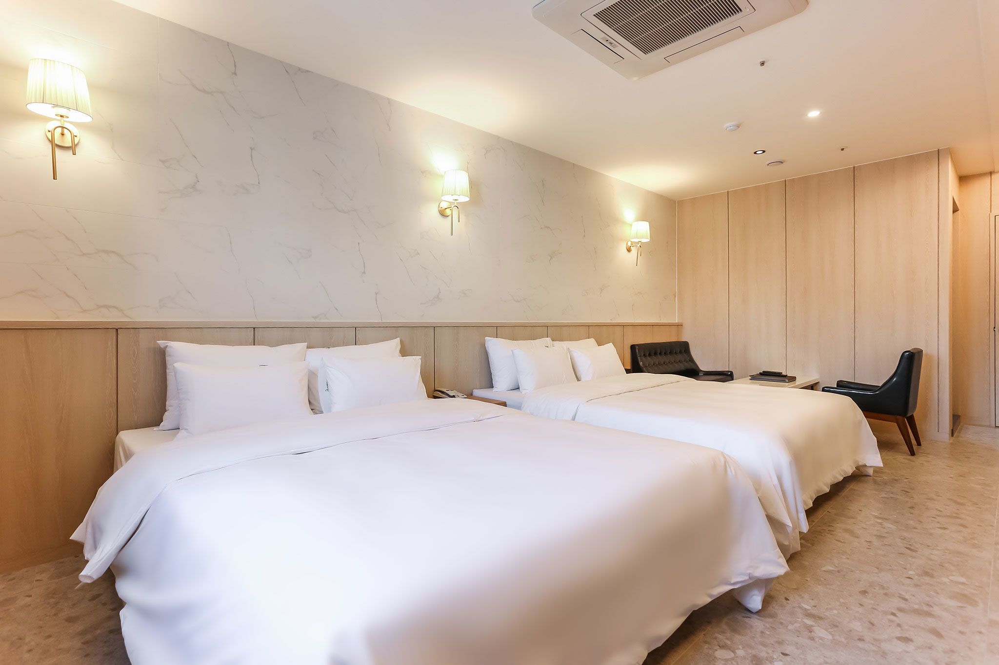 deluxe room, 2 double beds | free wifi