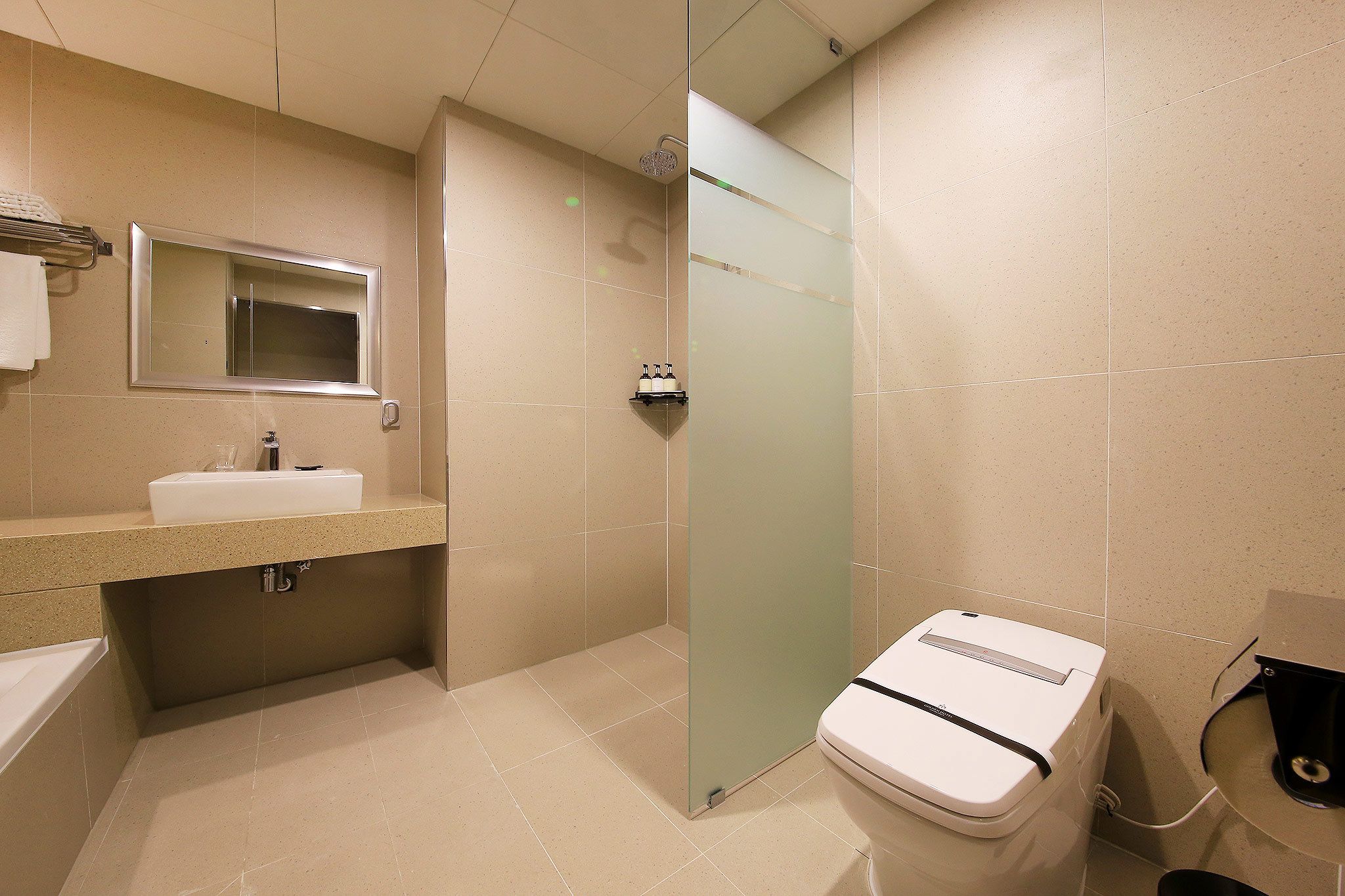 standard room | bathroom | hair dryer, bathrobes, towels, shampoo