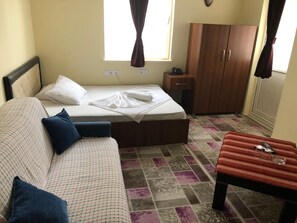 1 bedroom, in-room safe, free WiFi, bed sheets