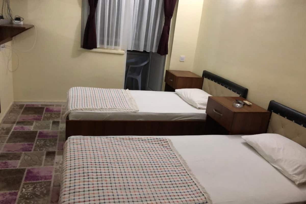 1 bedroom, in-room safe, free wifi, bed sheets