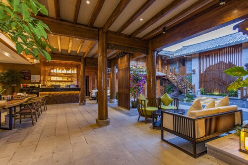 Lijang First Bay Hotel