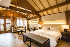Suite | Blackout drapes, free WiFi - Lijang First Bay Hotel (Lijiang)
