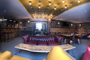 Interior - Sgwd Gwladys (Neath)
