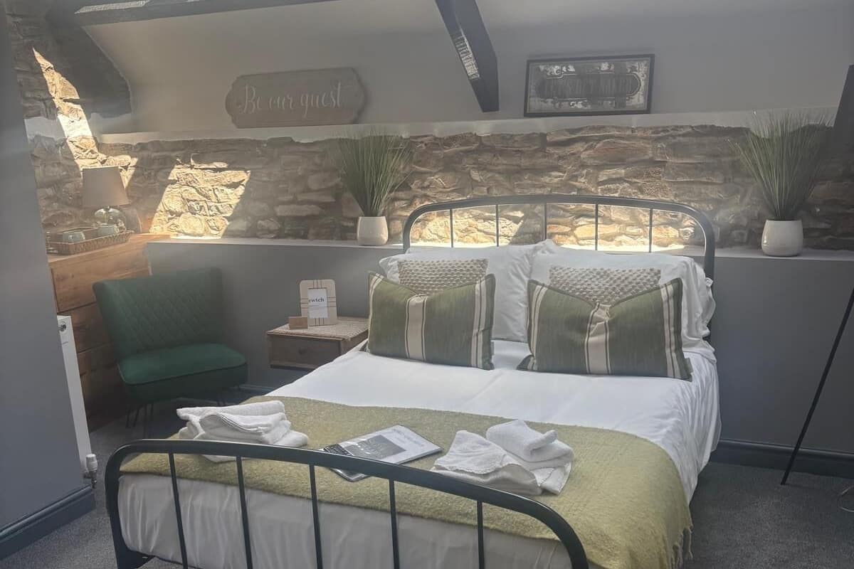 コンフォート ダブルルーム | WiFi (無料)、ベッドシーツ