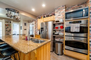 Fridge, microwave, oven, stovetop - Spacious Luxe Downtown Victorian Home - Pets OK-Close to Rocky Mtn National Park (Loveland)