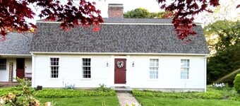 Charming 5BR Retreat on 1 Acre , Quiet Cul-de-Sac + Garden & Deck