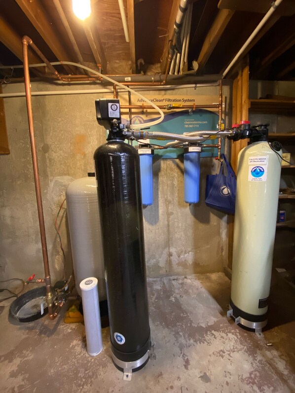 Interior - Charming 5BR Retreat on 1 Acre , Quiet Cul-de-Sac + Garden & Deck (West Barnstable)