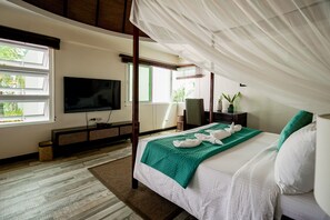 In-room safe, bed sheets - Weekends Resorts El Nido (El Nido)