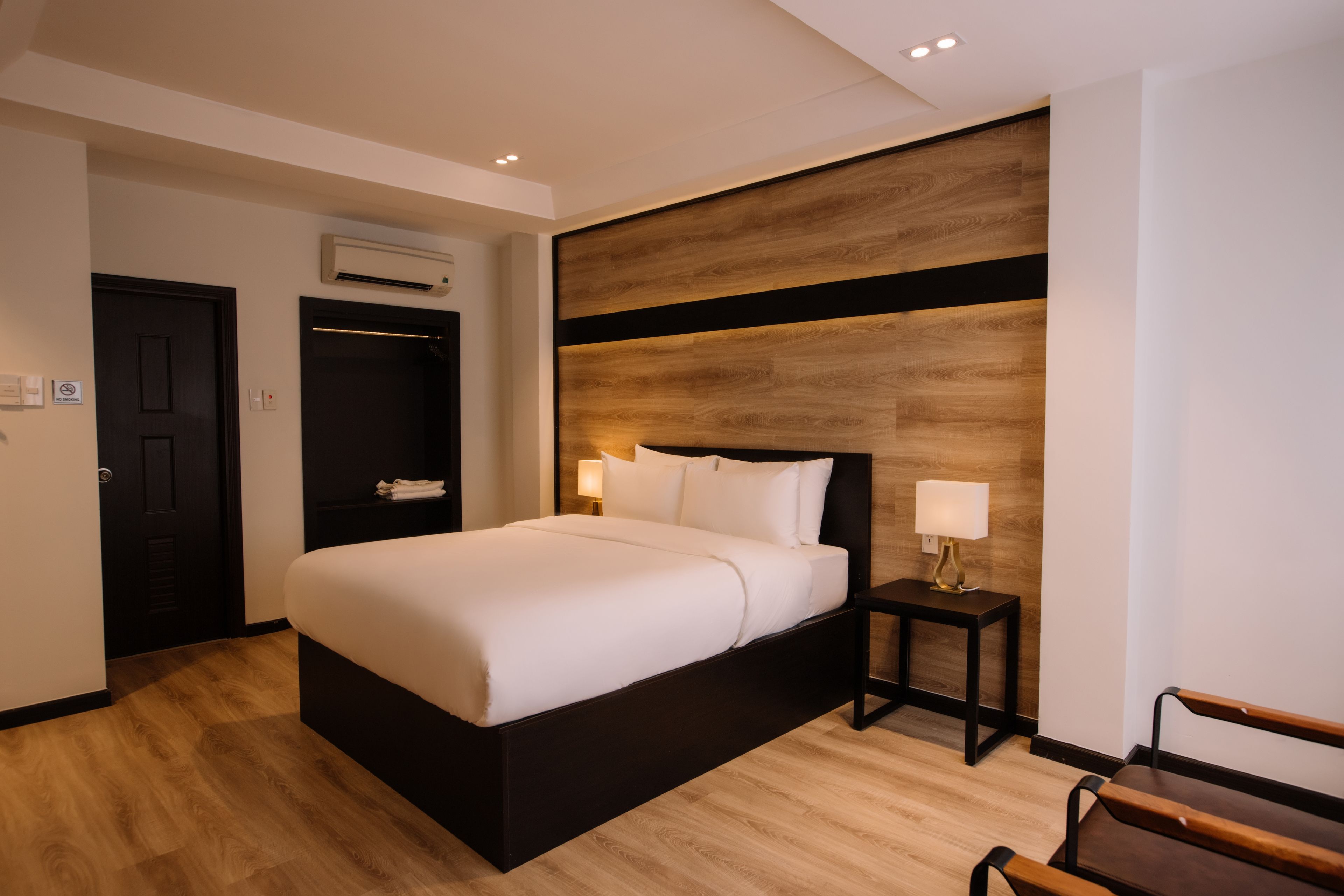 family double or twin room | minibar, in-room safe, desk, rollaway beds