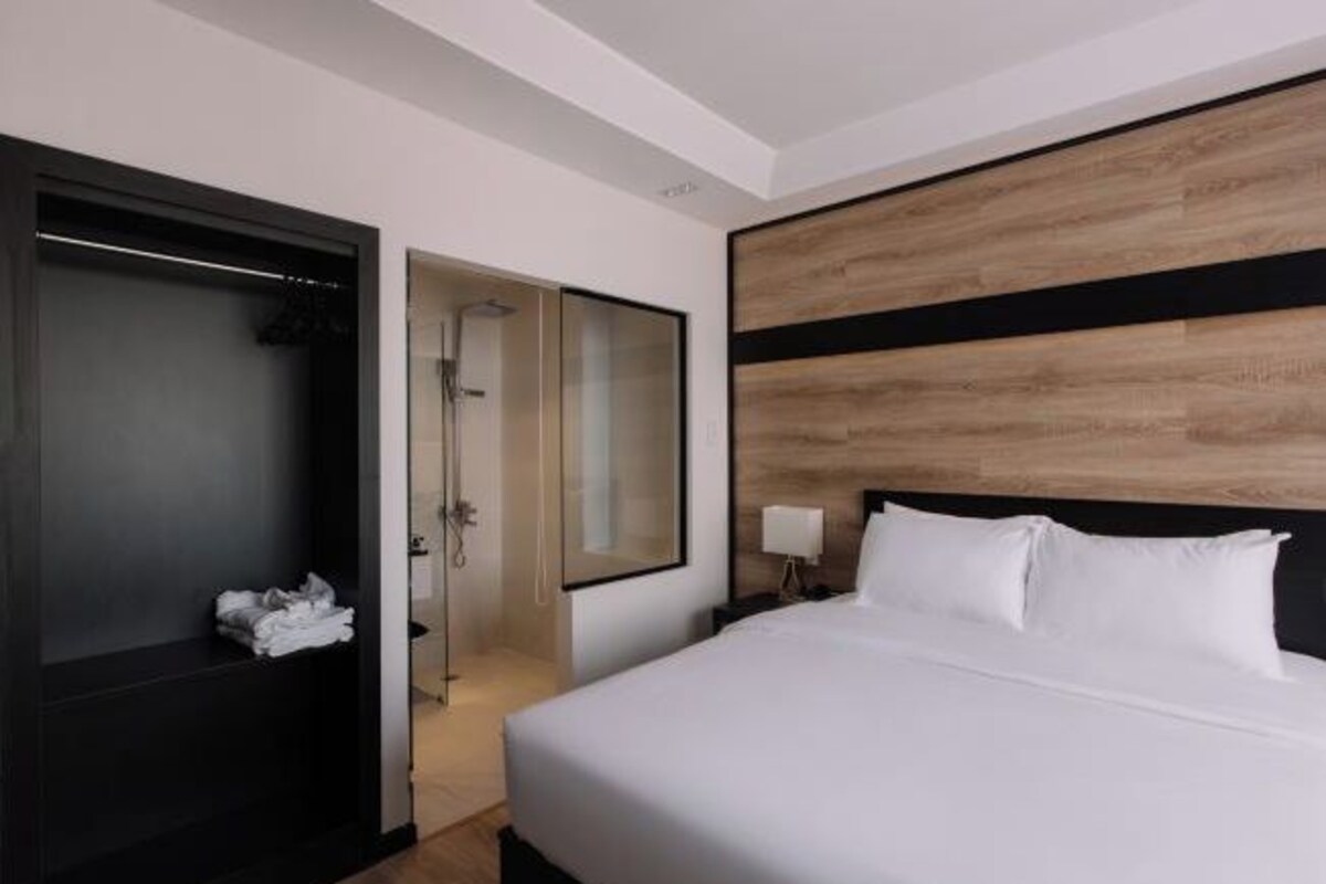 Minibar, coffre-fort, bureau, accès au Wi-Fi (inclus)