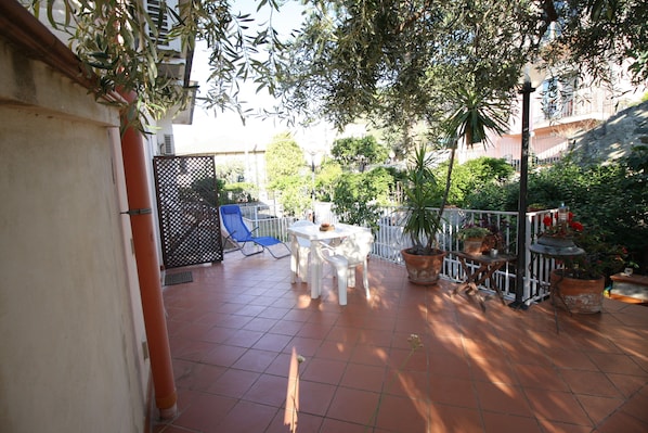 Doppel- oder Zweibettzimmer, Terrasse | Terrasse/Patio