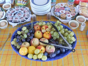 包含每日自助早餐